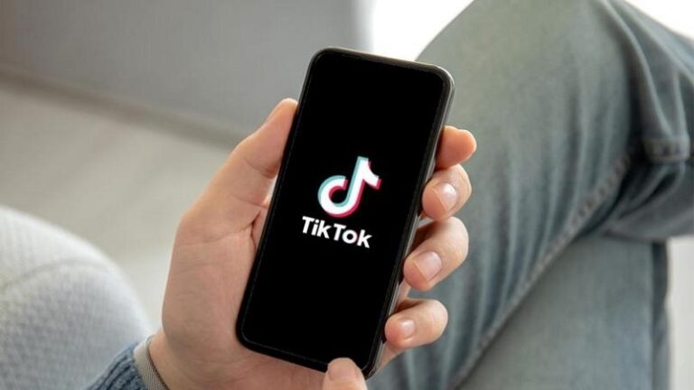 الـ “تيكتوكرز” غير اللبنانيين يحتلون أرصفة بيروت.. والدولة “مش عالسمع”!