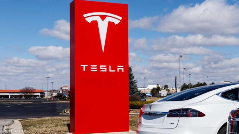 تسلا تعتزم سحب آلاف السيارات من طراز “إكس”