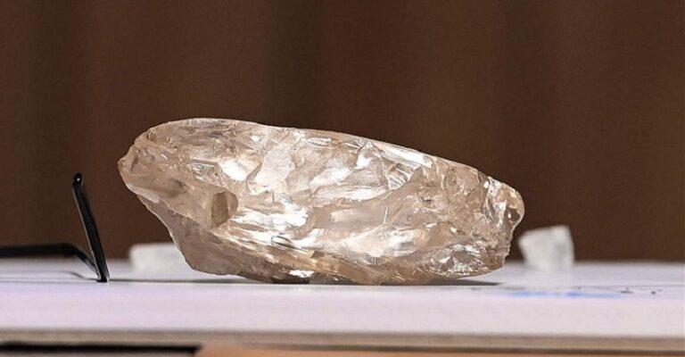 العثور على ثاني أكبر ماسة في العالم!