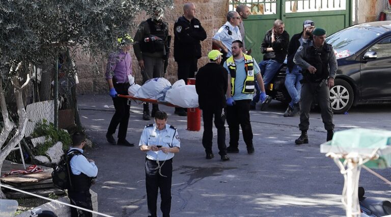 عملية طعن بين فلسطين المحتلة ومصر.. وإصابات (فيديو)