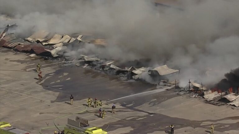 4 جرحى بحريق في أميركا (فيديو)