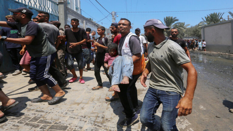 15 شهيداً بقصف صهيوني على مدرستين في غزة (فيديو)