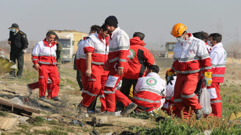 إرتفاع حصيلة قتلى إنقلاب حافلة ركاب في إيران إلى 35 شخصاً