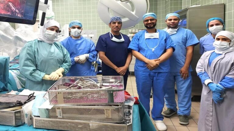 إستئصال الغدة الدرقية بالروبوت الجراحي في السعودية! (صورة)