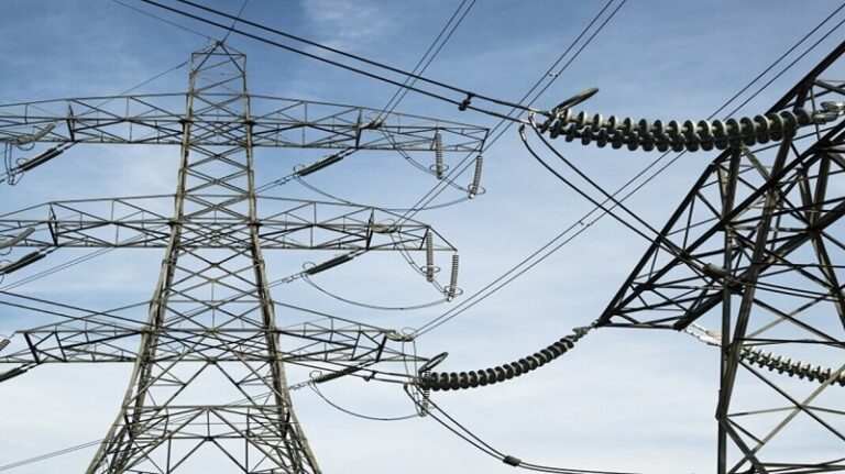 قطع التيار الكهربائي عن مناطق سكنية في الكويت