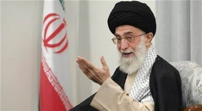 خامنئي: لتنظيم الفضاء الإلكتروني