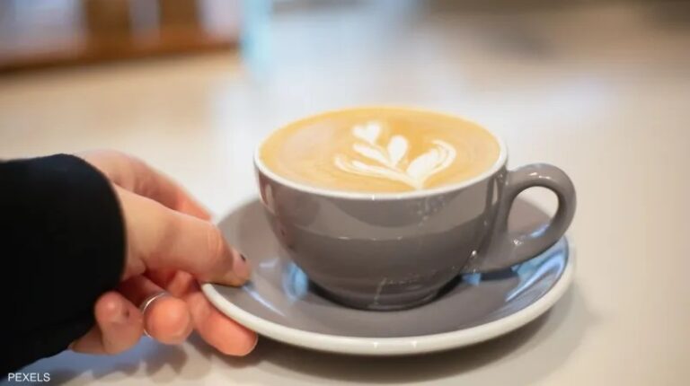 لماذا لا ينبغي شرب القهوة على معدة فارغة؟