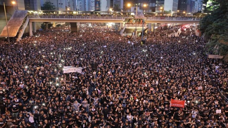 إدانة صحفيين بالتحريض على الفتنة في الصين