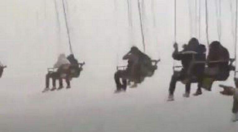 بالفيديو.. عالقون في الهواء!