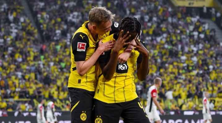 بثنائية غينتز.. دورتموند يعبر فرانكفورت ويحقق أولى إنتصاراته في البوندسليغا
