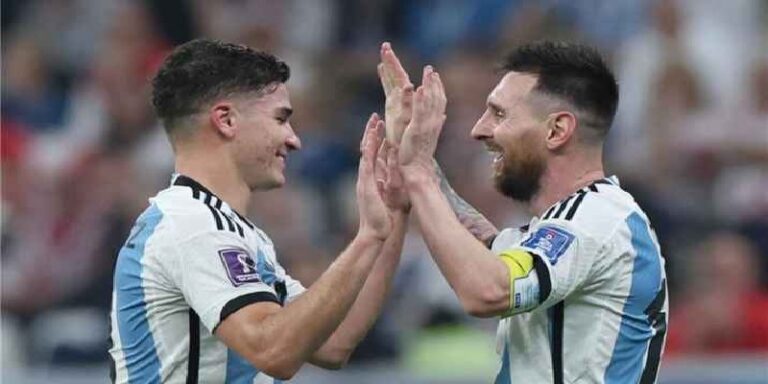 نصيحة من ميسي لألفاريز تتعلق بمستقبله