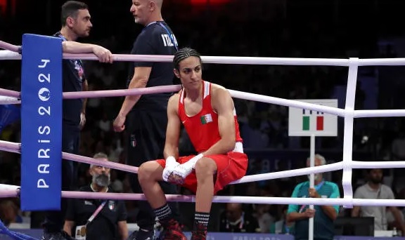 تعرضت لحملة تنمّر كبيرة.. ملاكمة جزائرية تسرق الأضواء بأولمبياد باريس
