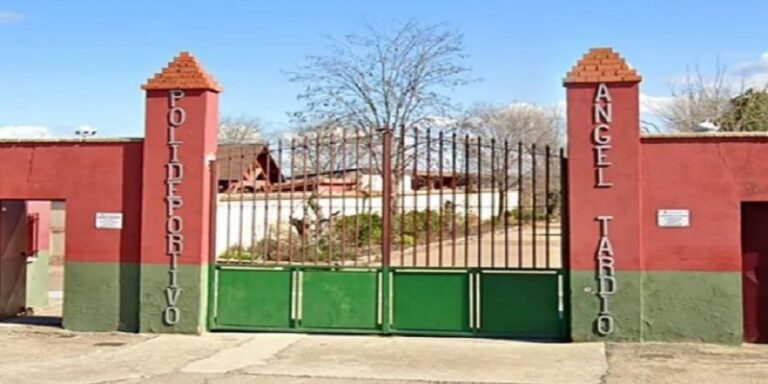 مقتل طفل طعنا في أحد الملاعب