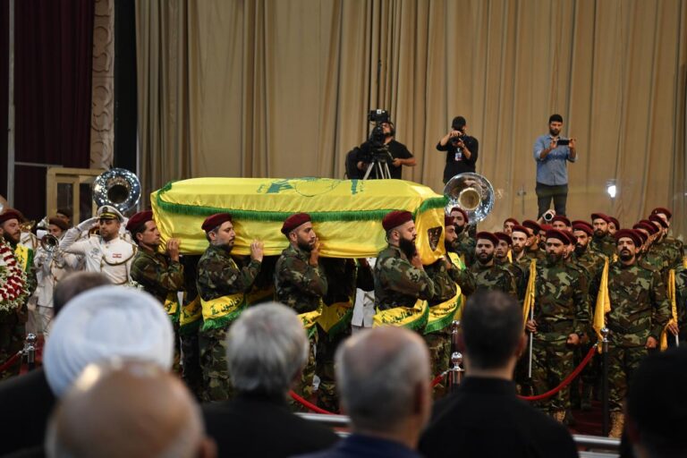 نعش..وانتظار! (صورة)