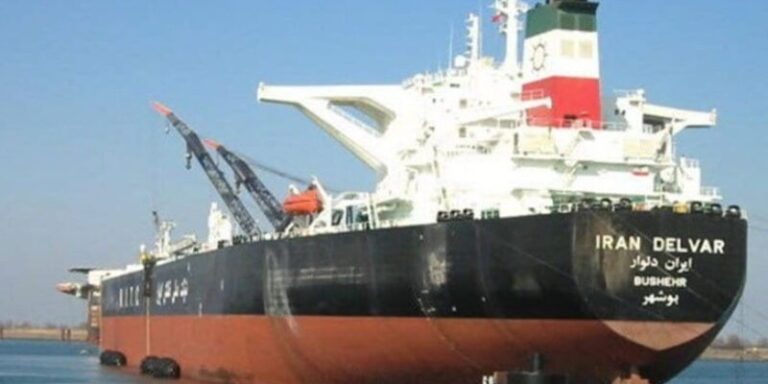 ما هي قصة “أسطول الأشباح” الإيراني؟