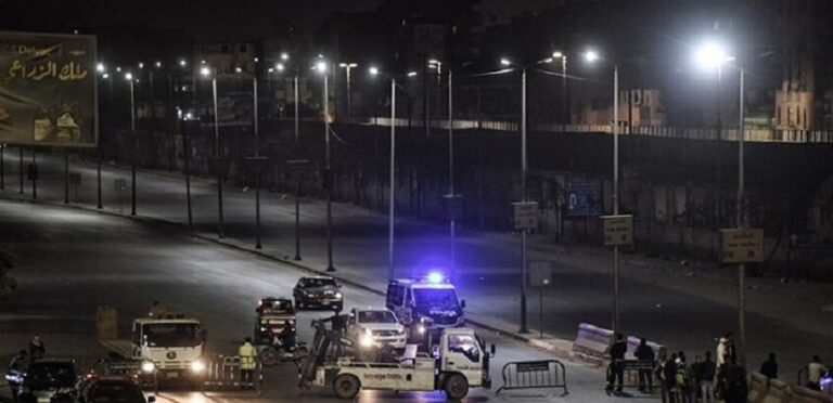 بالفيديو – رجل تركي يعتدي على طفل سوري في إسطنبول