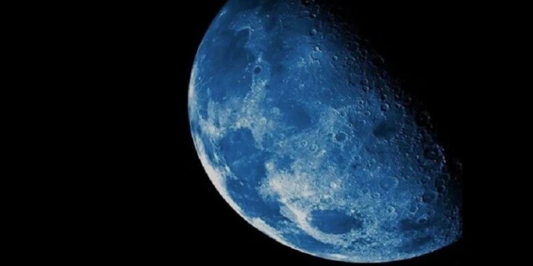 “القمر الأزرق” في 19 آب