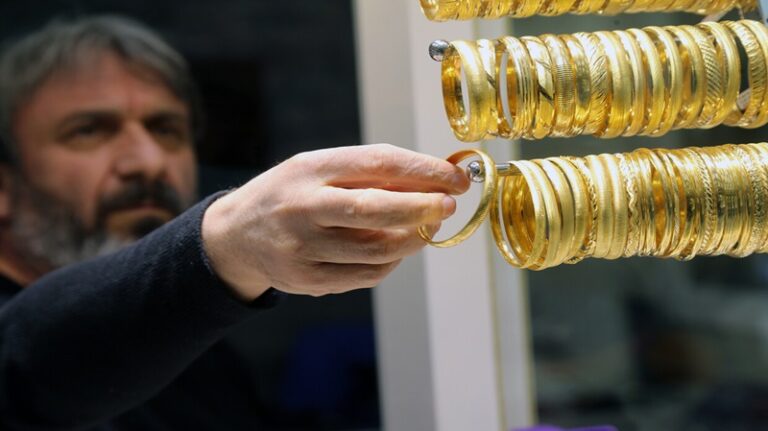 أسعار الذهب تواصل ارتفاعها