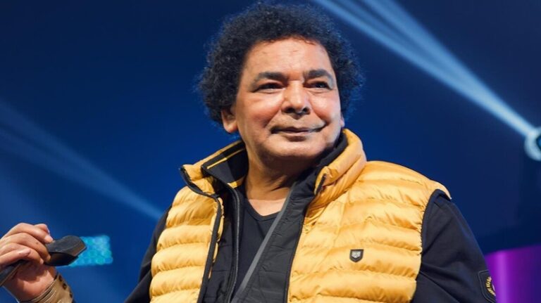 “التغيرات المقلقة” في وجه محمد منير (صور)