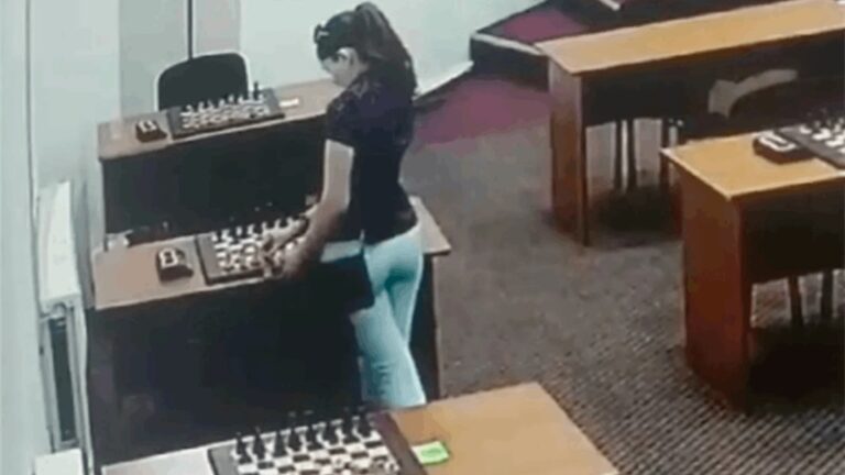 نجمة شطرنج قررت الانتقام من خصمتها بطريقتها