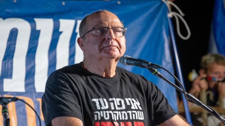 محاولة إغتيال وزير الحرب الصهيوني الأسبق؟