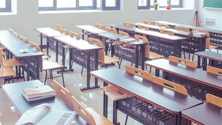 إجازات بلا رواتب للأساتذة