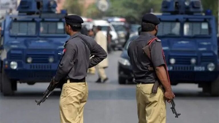 8 قتلى في هجومين غرب باكستان