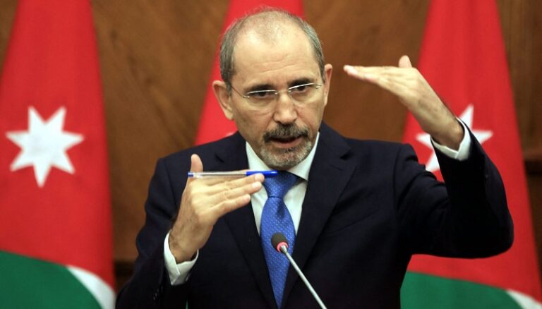 الأردن: لفرض حظر شامل على تصدير الأسلحة لـ”إسرائيل”