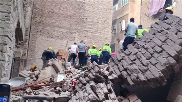 انهيار عقار في القاهرة