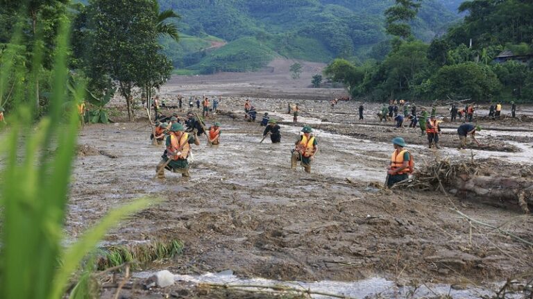مصرع 233 شخصاً بفيضانات فيتنام