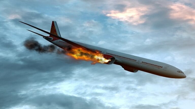 بالفيديو.. حريق في طائرة تقل زواراً لبنانيين بمطار بغداد!