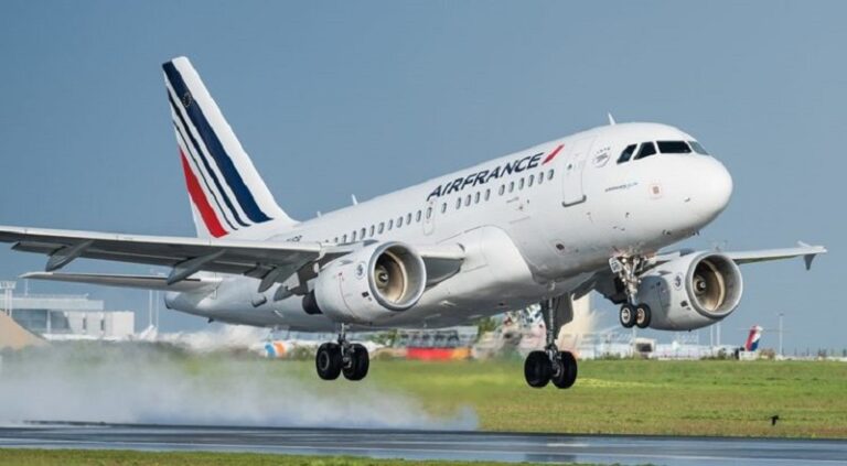 “اير فرانس” تمدد تعليق رحلاتها من بيروت وإليها