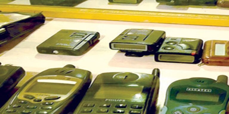 النيتروسلولوز فجَّر بطاريات الأجهزة