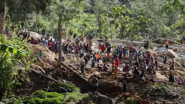 عشرات القتلى باشتباكات في بابوا غينيا الجديدة