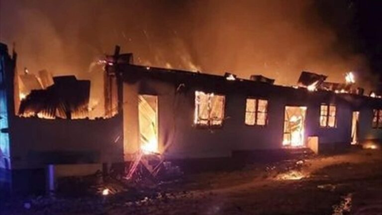 عشرات الأطفال المفقودين بحريق كينيا (فيديو)