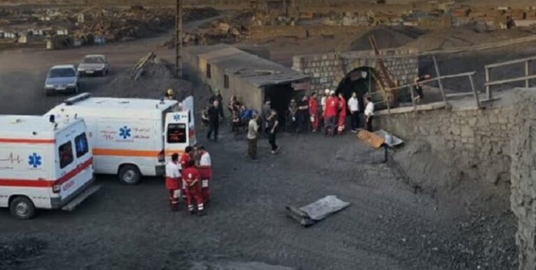 ضحايا بانفجار منجم للفحم في إيران (صور)