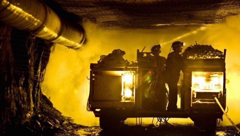 ارتفاع حصيلة ضحايا انفجار منجم للفحم في إيران