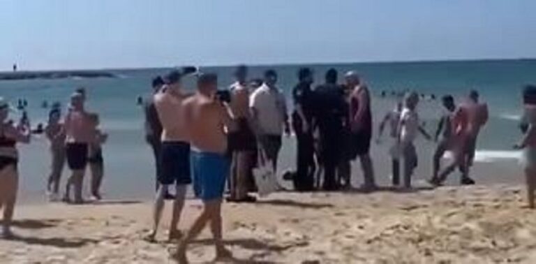 “إسرائيليون” يطردون بن غفير من شاطئ في “تل أبيب” (فيديو)