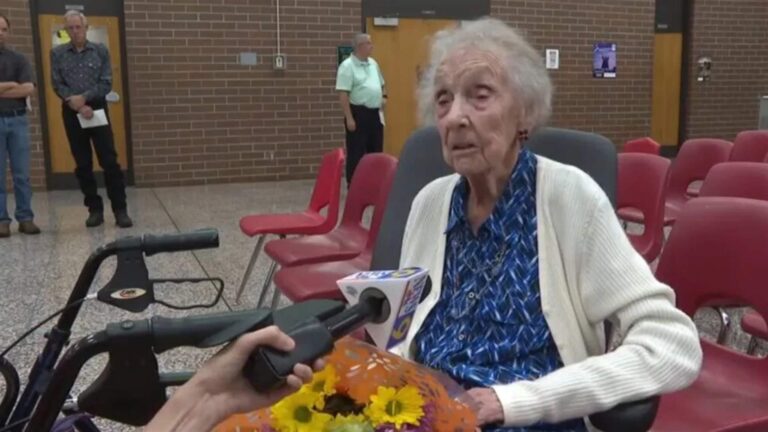 حصلت على شهادة الثانوية بعمر الـ99!