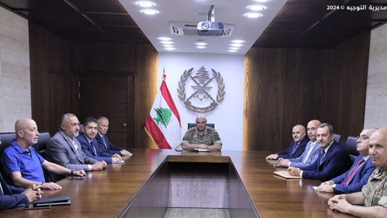 قائد الجيش يتوسط بين العسكريين المتقاعدين والحكومة؟