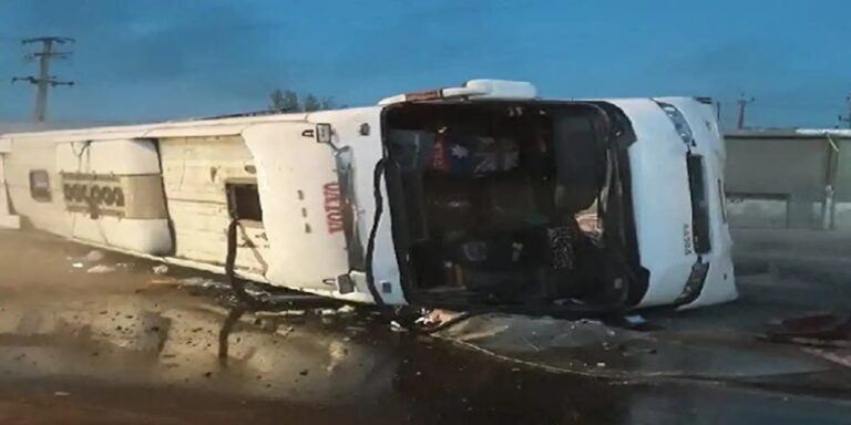 10 قتلى بحادث حافلة في إيران (فيديو)