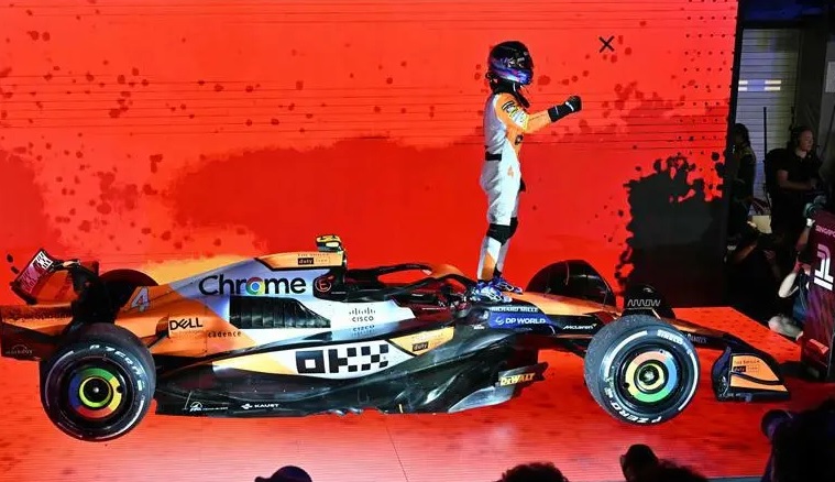 فورمولا1: نوريس يفوز بسباق سنغافورة ويُضيّق الخناق على فرستابن