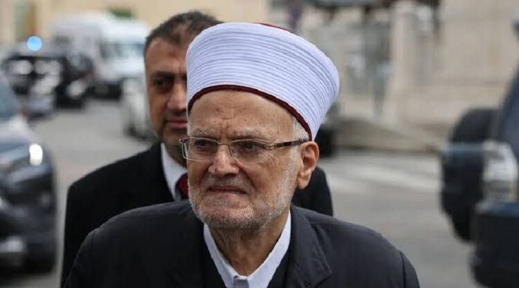 إستدعاء خطيب “الأقصى” في القدس