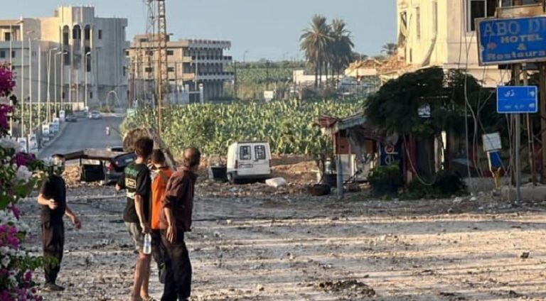 قطع طريق القاسمية بعد قصفها (صورة)