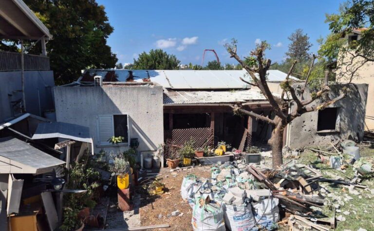 3 إصابات للعدو بالقصف على “كيبوتس ساعر” (صور)