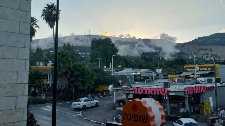 أضرار بالممتلكات عقب سقوط صواريخ على “صفد” و”روش بينا” (فيديو)
