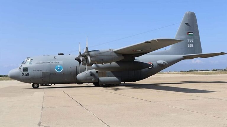 مساعدات أردنية تصل مطار بيروت