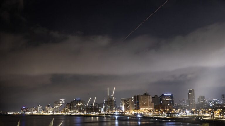 بالصور.. انفجار طائرة مسيرة في سماء إربد الأردنية