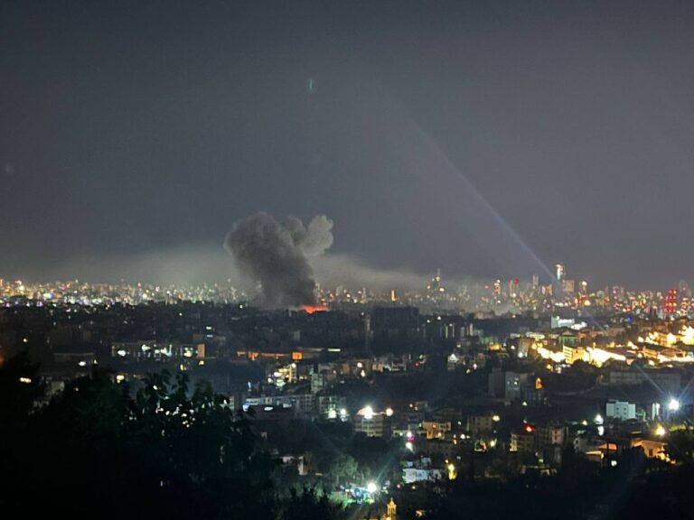 غارات عنيفة على الضاحية فجراً