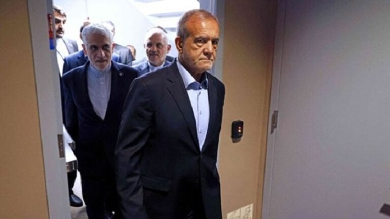 الرئيس الإيراني: لا نسعى للحرب.. ولكن!